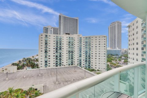 Condominio en venta en Hollywood, Florida, 2 dormitorios, 114.83 m2 № 956817 - foto 2