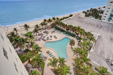 Condominio en venta en Hollywood, Florida, 2 dormitorios, 114.83 m2 № 956817 - foto 16