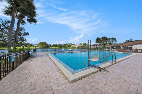 Condominio en venta en Palm Harbor, Florida, 2 dormitorios, 96.43 m2 № 1393213 - foto 15