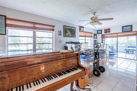 Casa en venta en Pembroke Pines, Florida, 4 dormitorios, 165.74 m2 № 1311107 - foto 24