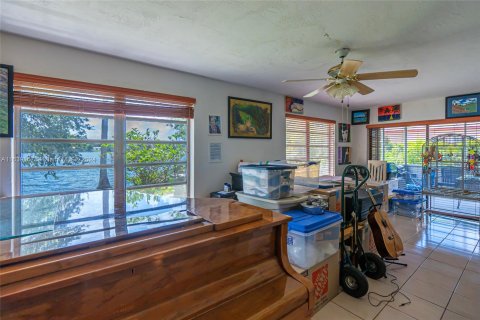 Casa en venta en Pembroke Pines, Florida, 4 dormitorios, 165.74 m2 № 1311107 - foto 20