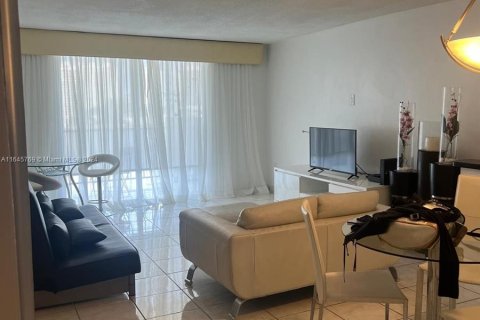 Condo in Aventura, Florida, 1 bedroom  № 1332649 - photo 4