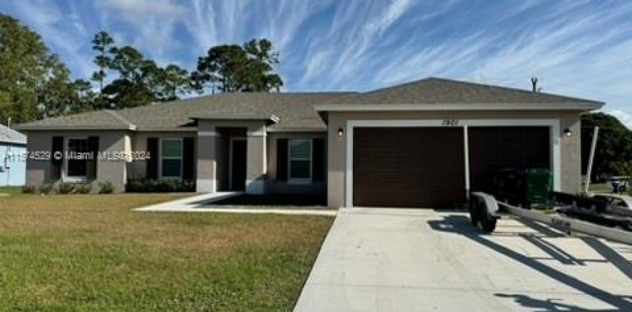 House in Port St. Lucie, Florida 4 bedrooms, 199.65 sq.m. № 1138738