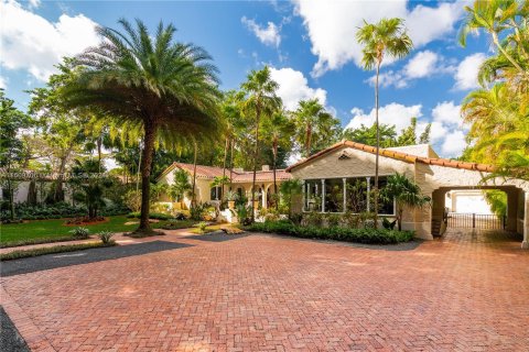 Villa ou maison à vendre à Coral Gables, Floride: 6 chambres, 404.4 m2 № 1234280 - photo 3