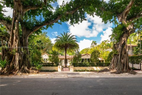 Villa ou maison à vendre à Coral Gables, Floride: 6 chambres, 404.4 m2 № 1234280 - photo 1