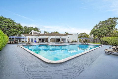 Copropriété à vendre à Tamarac, Floride: 2 chambres, 109.62 m2 № 1014419 - photo 18