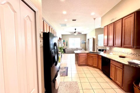 House in Palm Bay, Florida 4 bedrooms, 232.91 sq.m. № 1323346 - photo 17