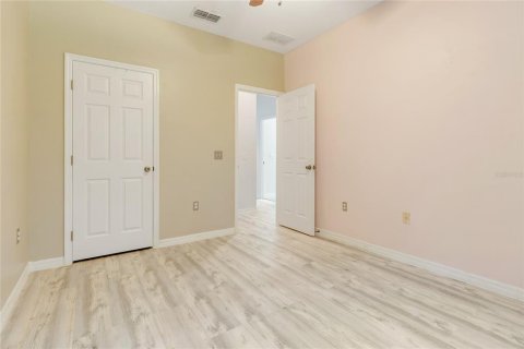 Townhouse in Saint Cloud, Florida 3 bedrooms, 147.53 sq.m. № 1368071 - photo 14