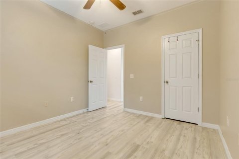 Townhouse in Saint Cloud, Florida 3 bedrooms, 147.53 sq.m. № 1368071 - photo 20