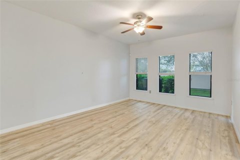 Townhouse in Saint Cloud, Florida 3 bedrooms, 147.53 sq.m. № 1368071 - photo 8