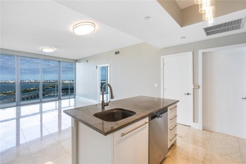 Condo in Miami, Florida, 1 bedroom  № 1369024 - photo 8