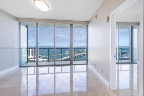 Condo in Miami, Florida, 1 bedroom  № 1369024 - photo 5