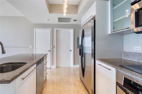 Condominio en alquiler en Miami, Florida, 1 dormitorio, 78.5 m2 № 1369024 - foto 11