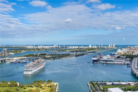 Condo in Miami, Florida, 1 bedroom  № 1369024 - photo 23