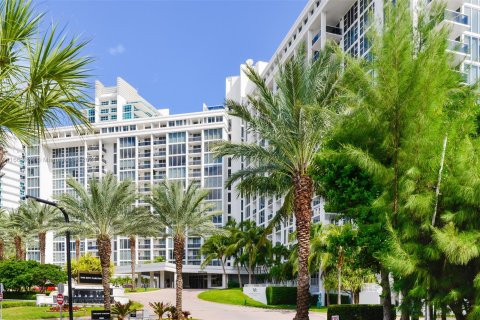 Condo in Bal Harbour, Florida, 2 bedrooms  № 1369063 - photo 2