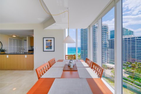 Condominio en alquiler en Bal Harbour, Florida, 2 dormitorios, 120.77 m2 № 1369063 - foto 14