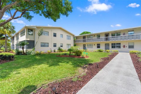 Condo in Deerfield Beach, Florida, 2 bedrooms  № 1310541 - photo 23