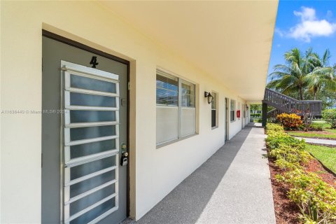 Copropriété à vendre à Deerfield Beach, Floride: 2 chambres, 76.18 m2 № 1310541 - photo 17