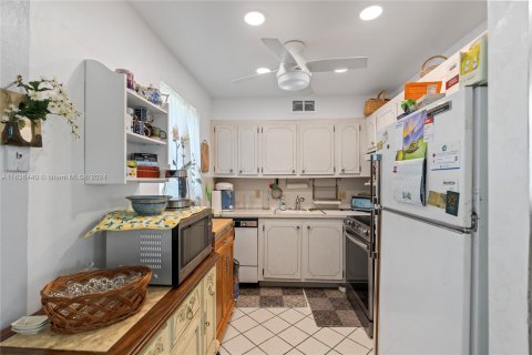 Condo in Deerfield Beach, Florida, 2 bedrooms  № 1310541 - photo 9