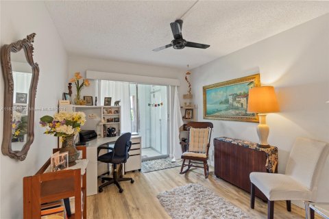 Condo in Deerfield Beach, Florida, 2 bedrooms  № 1310541 - photo 12