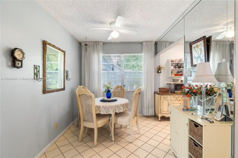 Condo in Deerfield Beach, Florida, 2 bedrooms  № 1310541 - photo 10