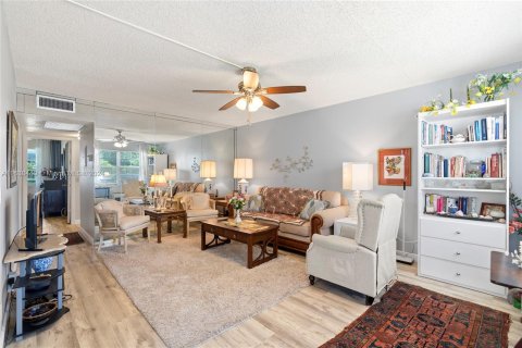 Copropriété à vendre à Deerfield Beach, Floride: 2 chambres, 76.18 m2 № 1310541 - photo 6