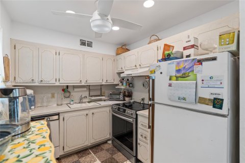 Copropriété à vendre à Deerfield Beach, Floride: 2 chambres, 76.18 m2 № 1310541 - photo 8