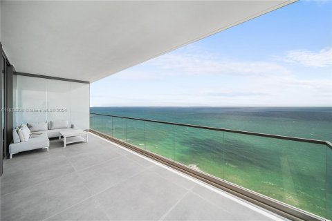 Copropriété à vendre à Hallandale Beach, Floride: 3 chambres, 236.81 m2 № 1310539 - photo 18