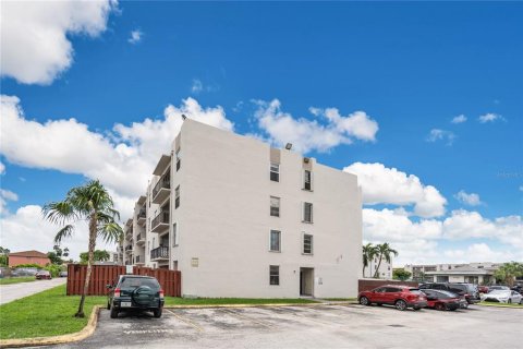 Copropriété à vendre à Hialeah, Floride: 3 chambres, 111.76 m2 № 1377012 - photo 29