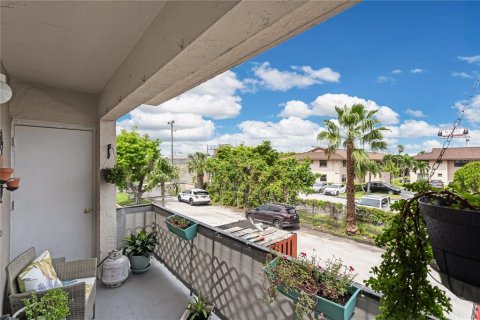 Condominio en venta en Hialeah, Florida, 3 dormitorios, 111.76 m2 № 1377012 - foto 26