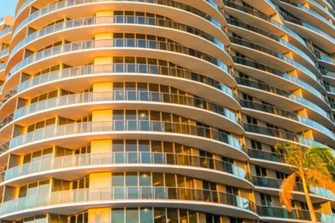Penthouse à vendre à Miami, Floride: 5 chambres, 446 m2 № 102578 - photo 1