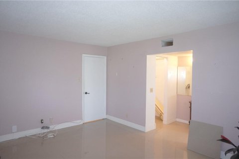 Condo in Margate, Florida, 2 bedrooms  № 329847 - photo 12