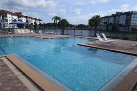 Condo in Lauderhill, Florida, 1 bedroom  № 1100093 - photo 28