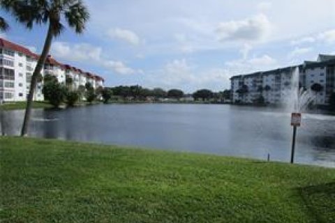 Condominio en venta en Lauderhill, Florida, 1 dormitorio, 86.21 m2 № 1100093 - foto 29