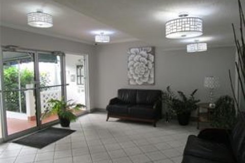 Condo in Lauderhill, Florida, 1 bedroom  № 1100093 - photo 15