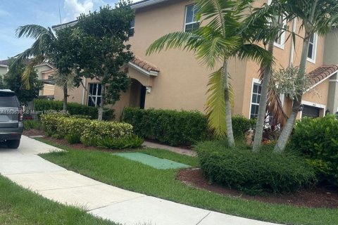 Townhouse in Homestead, Florida 4 bedrooms, 181.35 sq.m. № 1306067 - photo 20