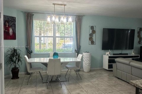 Townhouse in Homestead, Florida 4 bedrooms, 181.35 sq.m. № 1306067 - photo 25