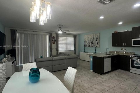 Townhouse in Homestead, Florida 4 bedrooms, 181.35 sq.m. № 1306067 - photo 28