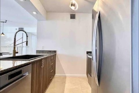 Copropriété à vendre à Miami, Floride: 2 chambres, 102.66 m2 № 1177734 - photo 11