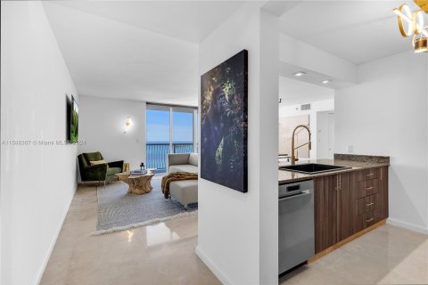 Copropriété à vendre à Miami, Floride: 2 chambres, 102.66 m2 № 1177734 - photo 5