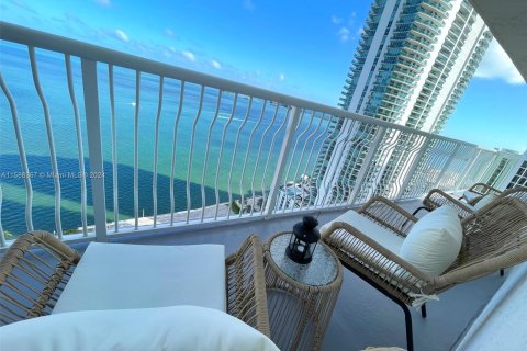 Condo in Miami, Florida, 2 bedrooms  № 1177734 - photo 3