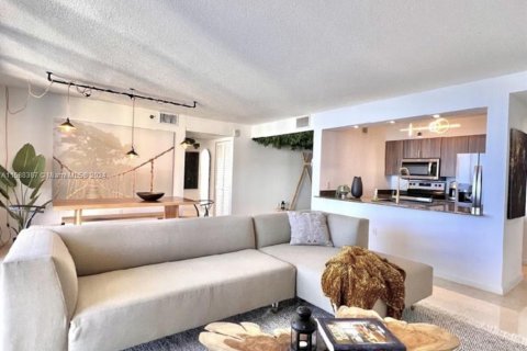 Condo in Miami, Florida, 2 bedrooms  № 1177734 - photo 21