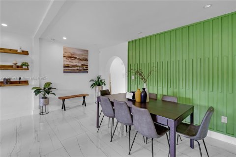 Casa en venta en Miami, Florida, 4 dormitorios, 154.68 m2 № 1365918 - foto 9