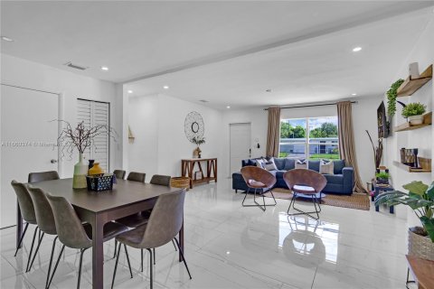 Casa en venta en Miami, Florida, 4 dormitorios, 154.68 m2 № 1365918 - foto 6