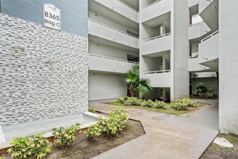 Condo in Miami, Florida, 2 bedrooms  № 1365455 - photo 20