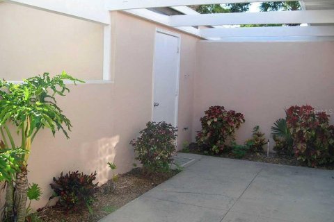 House in Venice, Florida 2 bedrooms, 109.16 sq.m. № 213479 - photo 2