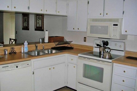 House in Venice, Florida 2 bedrooms, 109.16 sq.m. № 213479 - photo 5