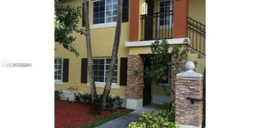 Condominio en Homestead, Florida, 2 dormitorios  № 5573
