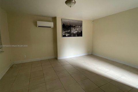 Casa en alquiler en Hollywood, Florida, 1 dormitorio № 1399158 - foto 8