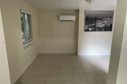 Casa en alquiler en Hollywood, Florida, 1 dormitorio № 1399158 - foto 7